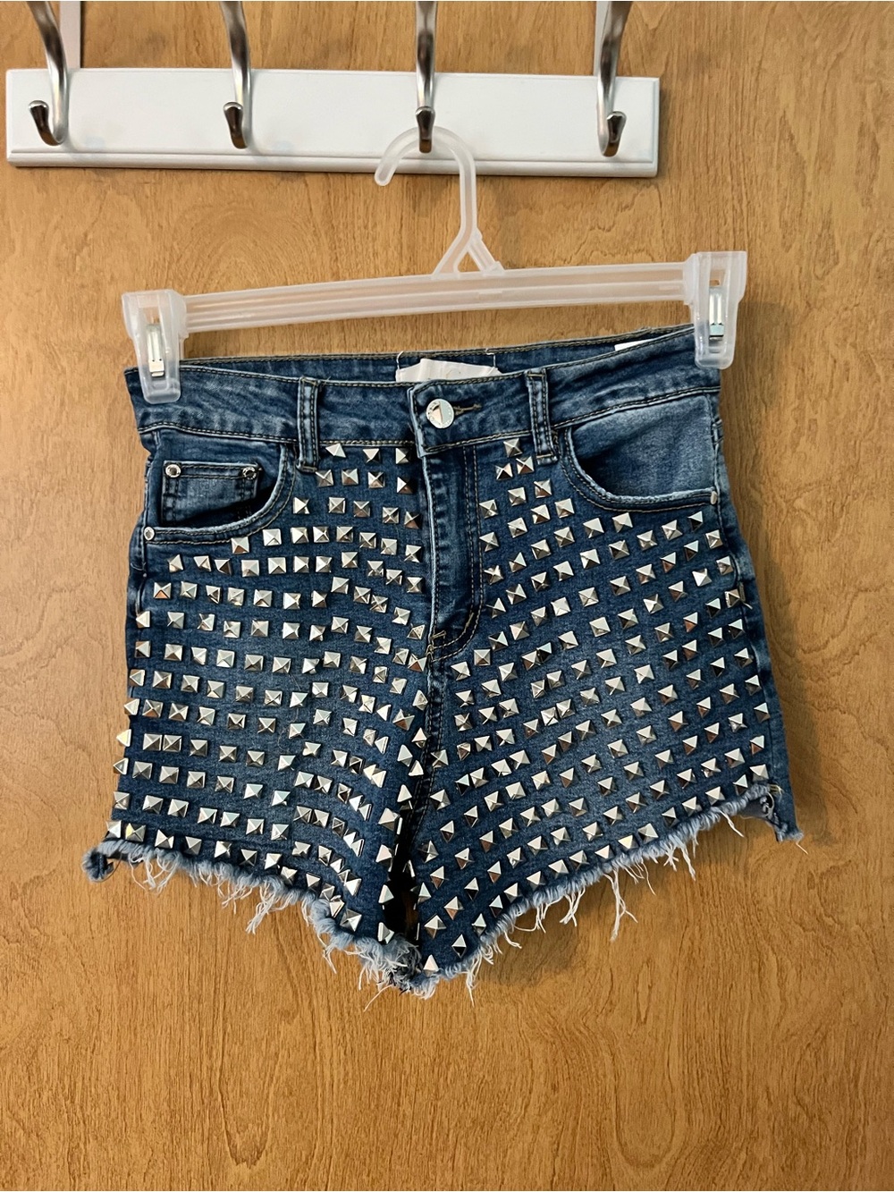 Lizette Collection Blue Denim Studded High-Rise Women’s Shorts SZ Medium NWT